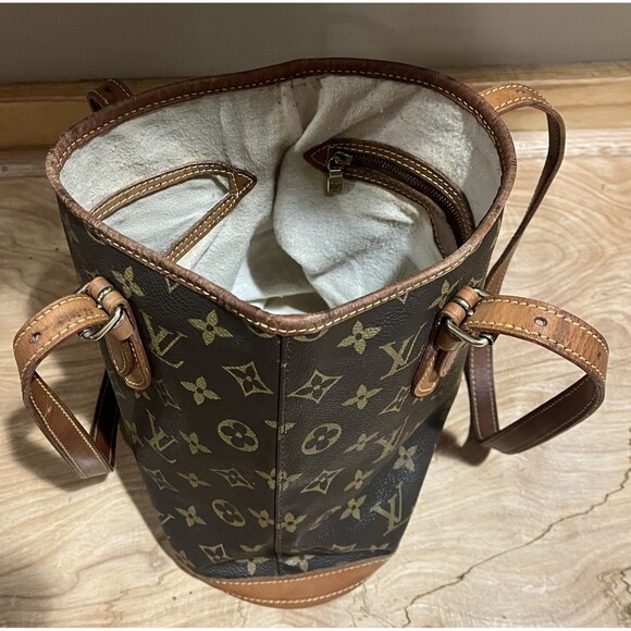 LOUIS VUITTON Monogram Bucket Shoulder Bag Purse PM  LV - Picture 1 of 14